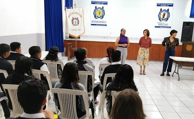 Imparten taller Mi Proyecto de Vida a estudiantes de preparatoria de Zamora