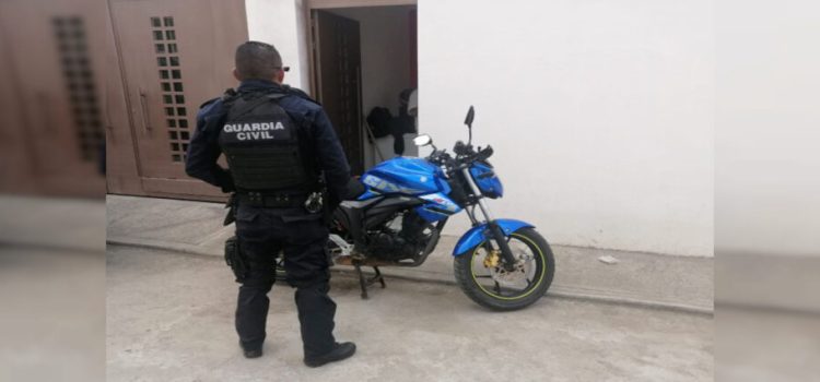 Guardia Civil recupera 8 vehículos en Michoacán