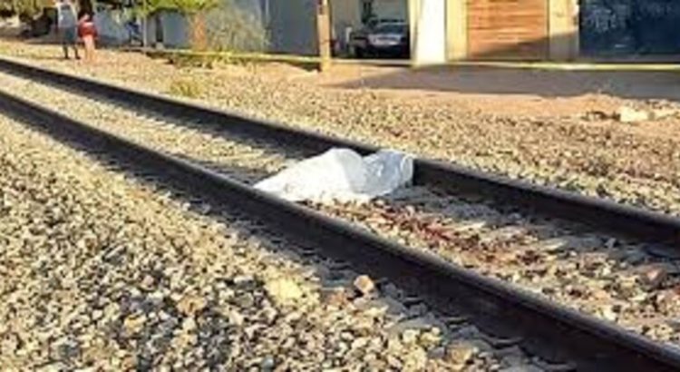 Hombre muere arrollado por el tren en Michoacán