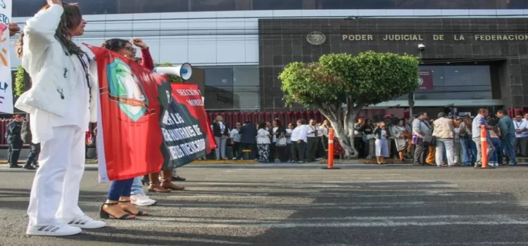 Uruapan también se manifiestan empleados del Poder Judicial