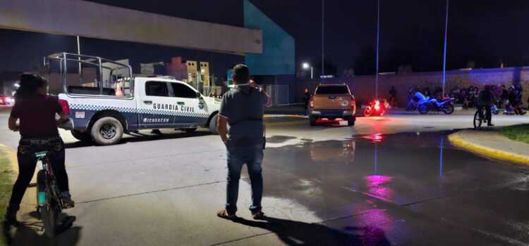 Ataque a policías en Zamora, deja un oficial herido de bala