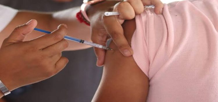 Avanza en Michoacán vacunas contra la influenza