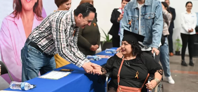 Con fiesta y certificados, mujeres de Zamora concluyen su educación básica