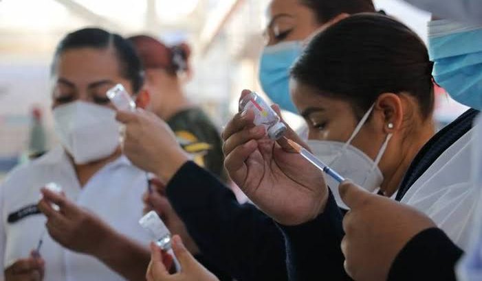 Más de 700 personas acuden a vacunarse contra la influenza en Zamora