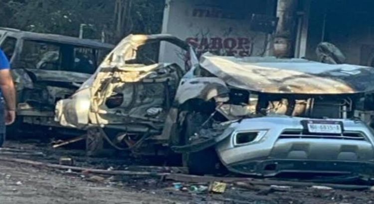 Explosión de camioneta cargada de pirotecnia deja dos mujeres muertas en Michoacán