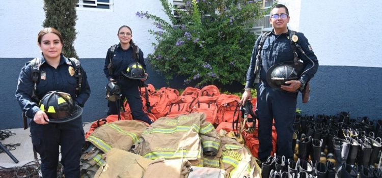 Dotan de equipo nuevo a bomberos de Zamora