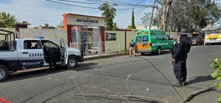 Persiguen a hombre y lo matan en la entrada a una escuela de Zamora