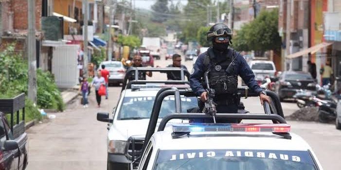 Hieren a balazos a mujer en colonia de Zamora