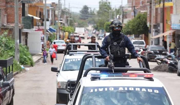 Hieren a balazos a mujer en colonia de Zamora