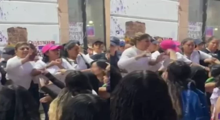 Policía golpea menor de edad durante marcha 8M en Michoacán