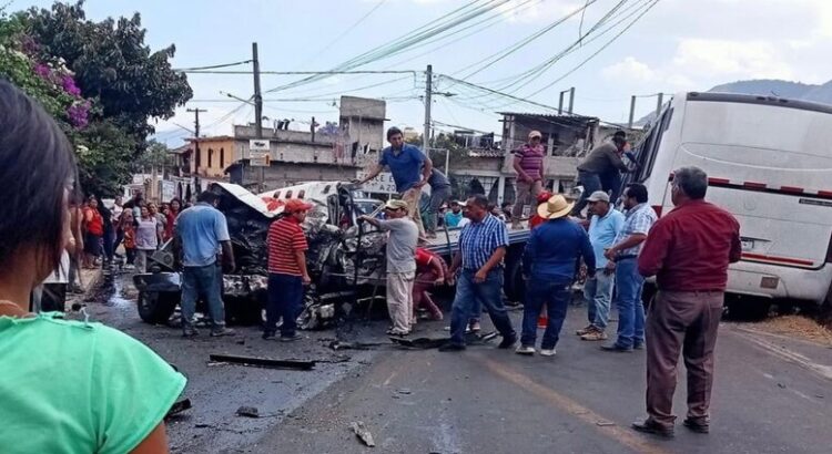 Peregrinos de Michoacán se accidentan en Malinalco: hay cuatro fallecidos y 30 heridos