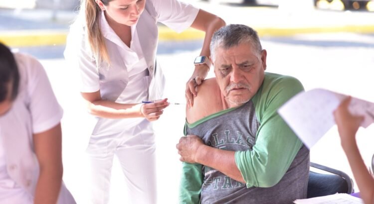Realiza DIF Zamora campaña de salud gratuita en el mercado Canindo