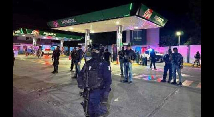 Reportan cierre de gasolineras por amenazas del crimen en Apatzingán