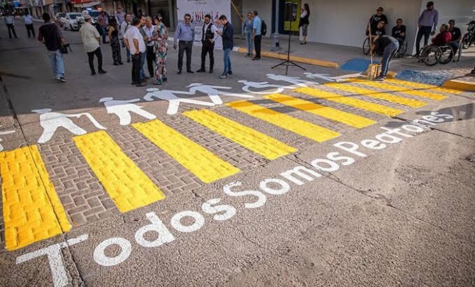 Promueve Zamora respeto a pasos peatonales