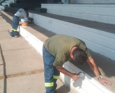 Reparan pintura de la escuela municipal de fútbol en Zamora