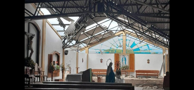 Registran explosión en iglesia de Coahuayana, Michoacán