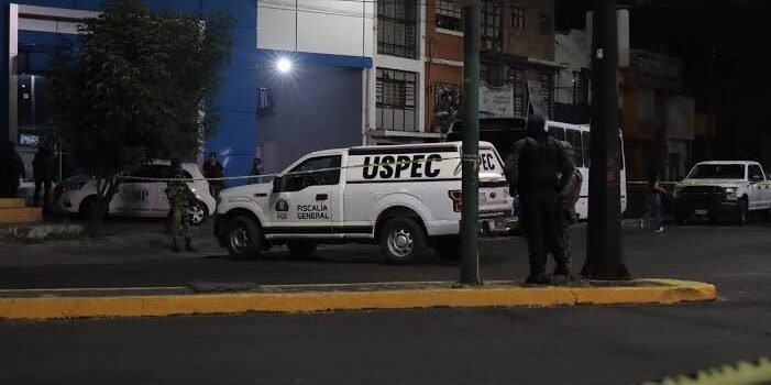 Encuentran cuerpo encobijado en libramiento de Zamora