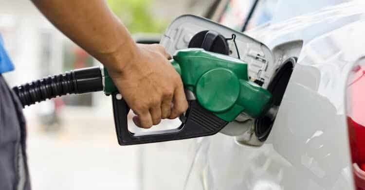 Gasolina en Zamora supera los 25 pesos, ubica la estación más barata