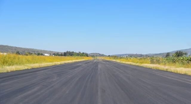 Rehabilitación de aeródromo de Zamora con 94 % de avance