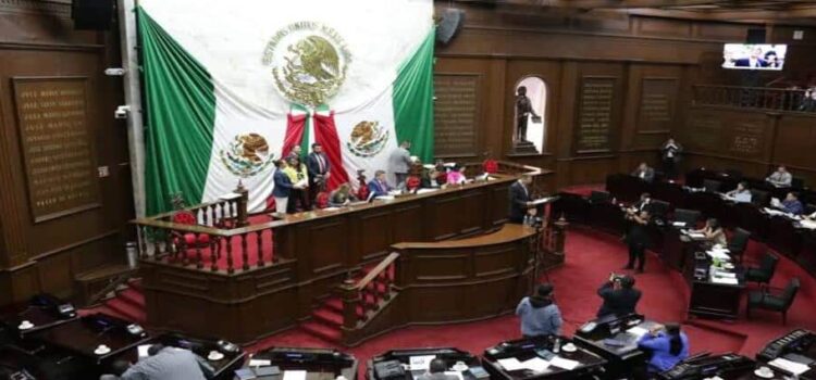 Congreso de Michoacán reduce a 12 horas el análisis de reformas constitucionales federales