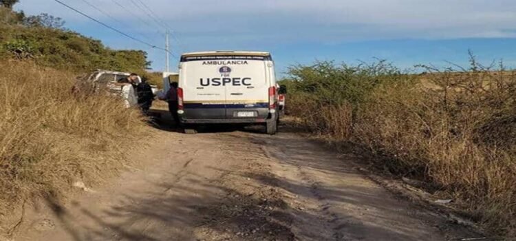 Hallan a joven asesinado con arma blanca, en Huiramba, Michoacán
