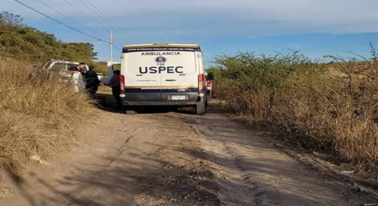 Hallan a joven asesinado con arma blanca, en Huiramba, Michoacán