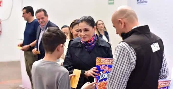 Apoya DIF Zamora a estudiantes con Becas Padrino