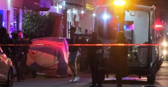 Balean a chavo en estética y le niegan atención médica en Zamora