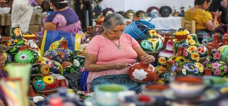 Reparten más de seis millones de pesos a artesanos de Michoacán en concursos