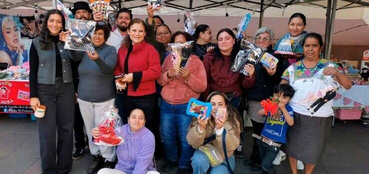 Agrupación de emprendedores donó juguetes en Zamora