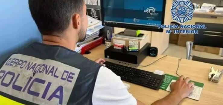 Detenidos en Zamora 18 jóvenes por distribución de pornografía infantil a través de WhatsApp