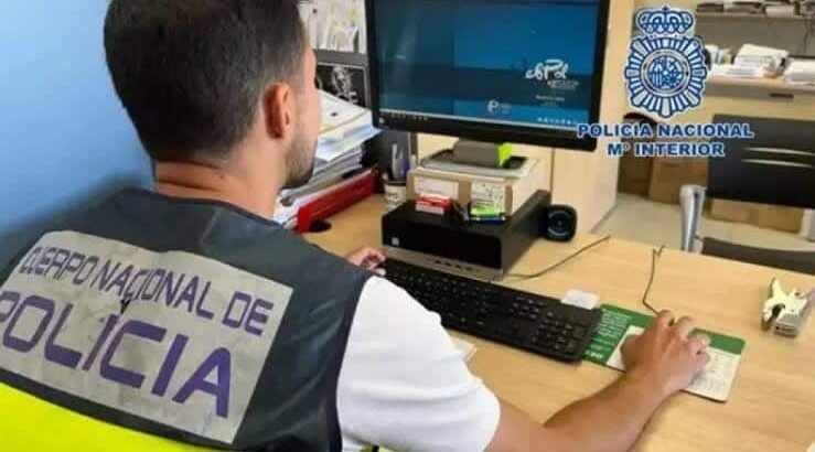 Detenidos en Zamora 18 jóvenes por distribución de pornografía infantil a través de WhatsApp
