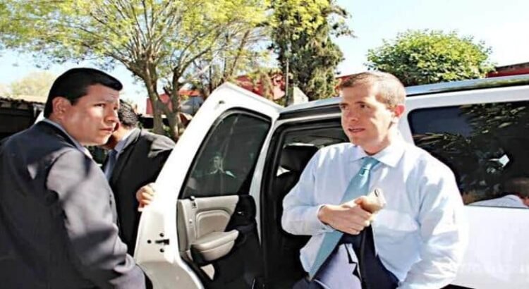 Gobernador de Michoacán culpa a autodefensas de extorsionar a limoneros