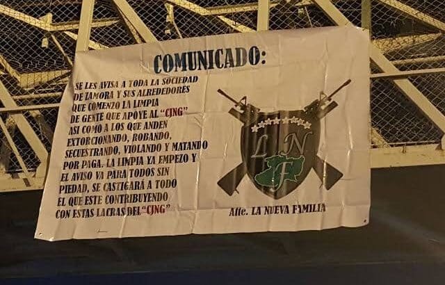Buscan a sujetos que colocaron narcomantas en Zamora