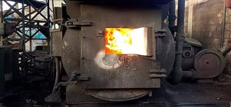 Incineran toneladas de drogas y precursores químicos en Michoacán