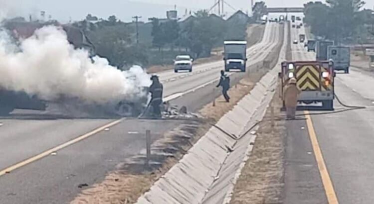 Detienen a dos hombres por bloqueos carreteros en Michoacán