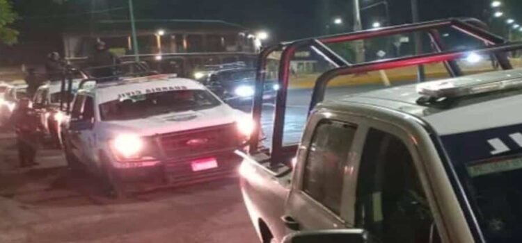 Reportan bloqueo por el enfrentamiento en Pátzcuaro, Michoacán
