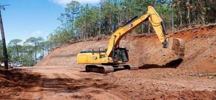 Gobierno de Michoacán rehabilita 8 tramos carreteros en Tierra Caliente