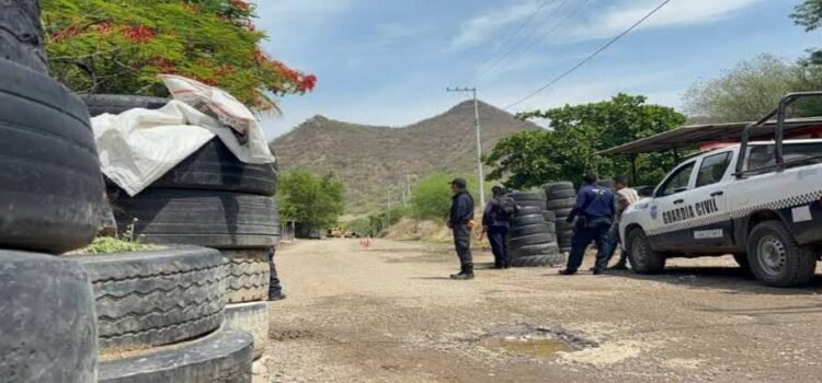 Mueren tres presuntos integrantes del CJNG al estallarles un explosivo en Michoacán
