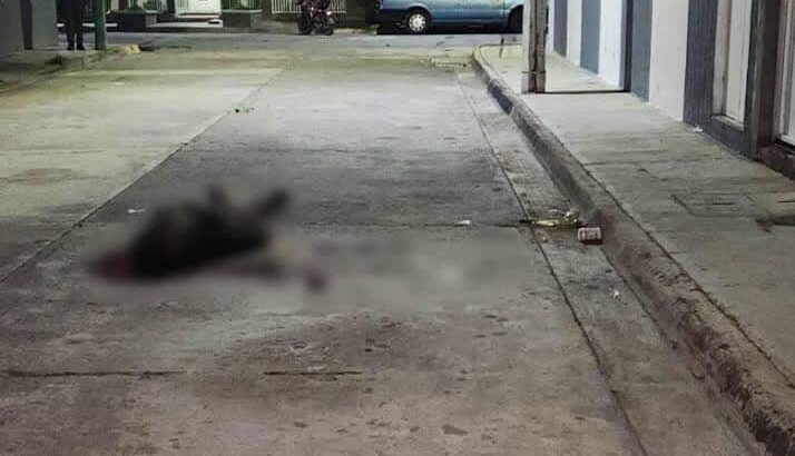 Hombre acribillado a tiros en la Generalísimo Morelos de Zamora