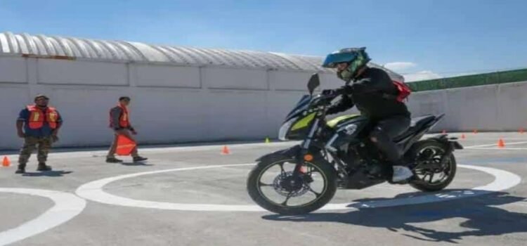 Nuevo requisito para motociclistas en Michoacán; será obligatorio casco para obtener la licencia