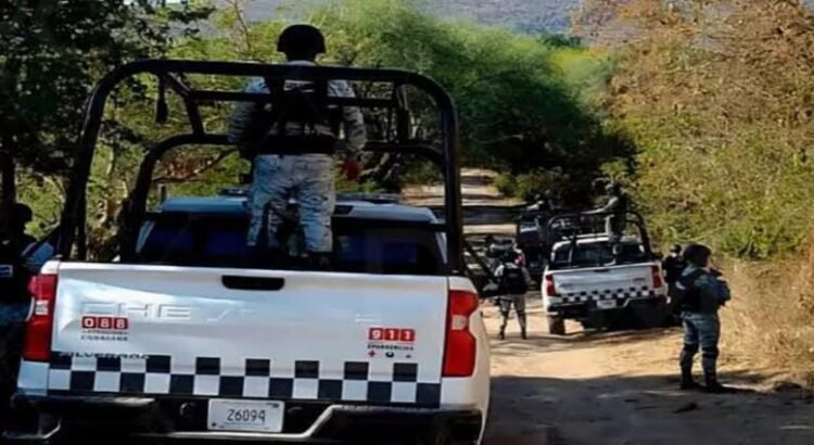 Mina terrestre artesanal explota en Michoacán y deja un militar muerto