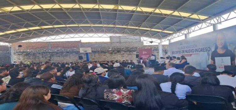 600 maestros llegarán a comunidades de Michoacán