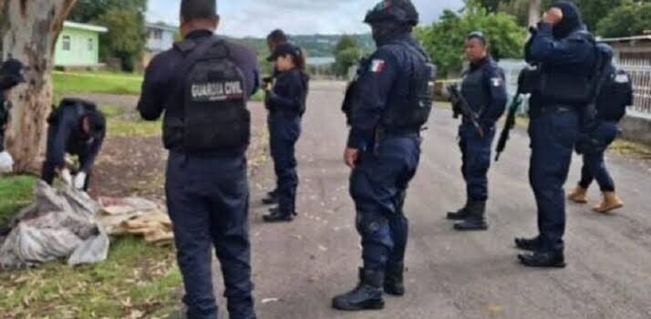 Localizan tres cuerpos dentro de costales abandonados en carretera de Villa Jiménez