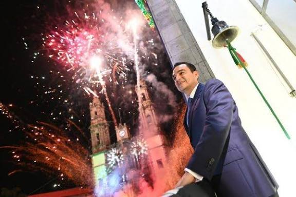 Encabeza Carlos Soto desfile por la Independencia en Zamora Encabeza Carlos Soto desfile por la Independencia en Zamora
