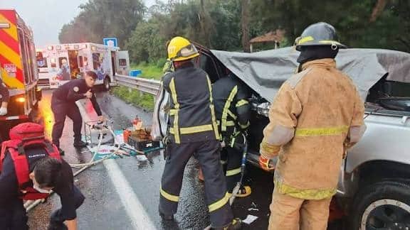 Accidente vial deja dos personas heridas en carretera Zamora-Morelia