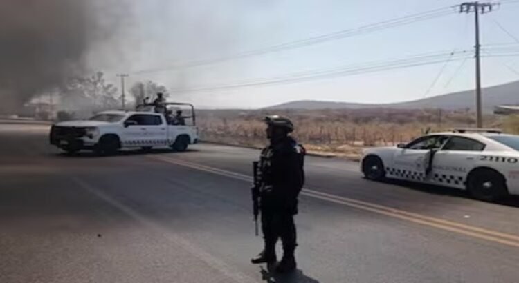 Nuevos bloqueos del cártel en Michoacán por operativo contra capo