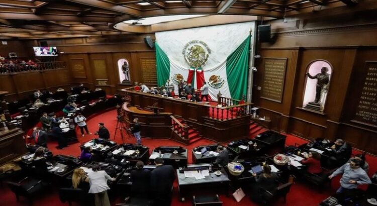 Denuncian exclusión y sesión ilegítima en Congreso de Michoacán