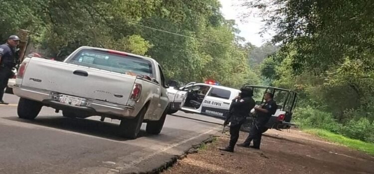Sujetos armados balean autos y bloquean carretera Pátzcuaro-Tzintzuntzan