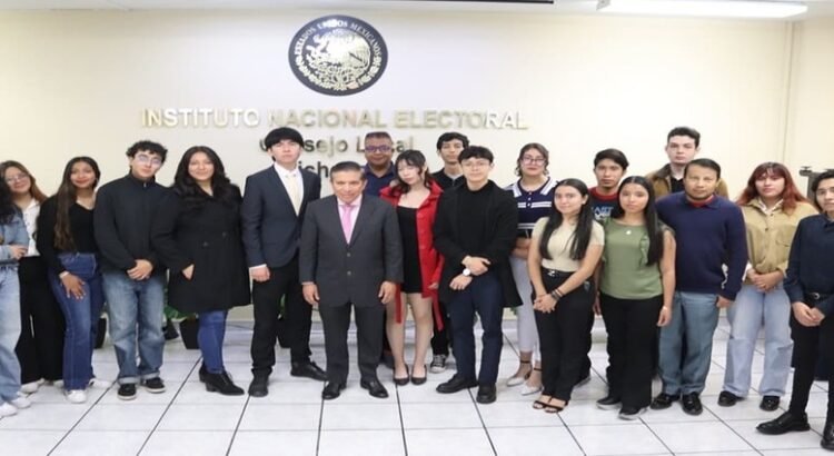 INE Michoacán comparte conocimientos sobre el sistema electoral con estudiantes de la UMSNH